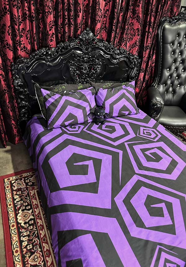 Beetlejuice: Strange and Unusual [King] | DOUBLE SIDED QUILT SET [PREORDER]