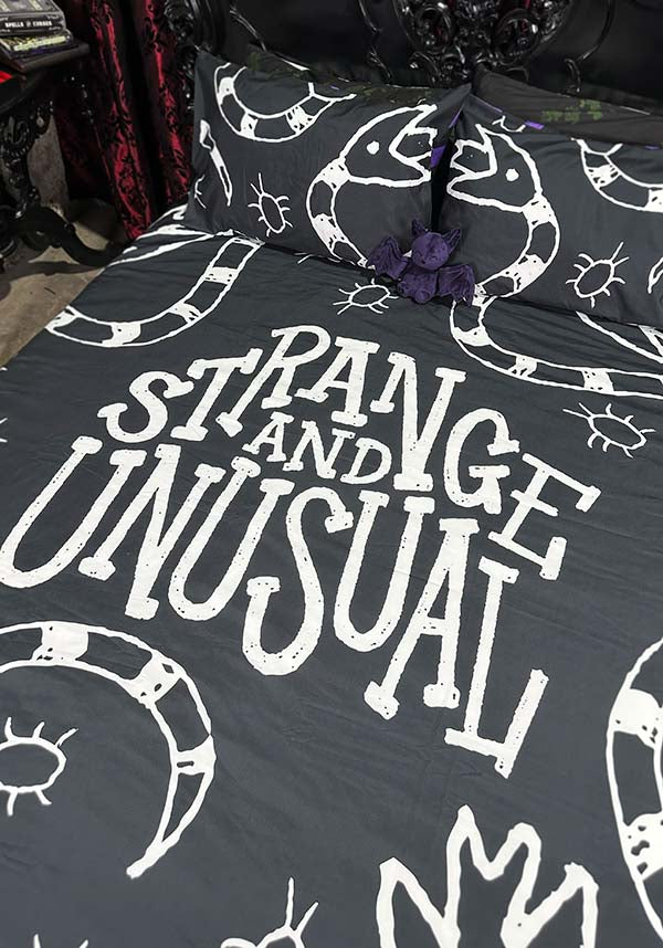 Beetlejuice: Strange and Unusual [King] | DOUBLE SIDED QUILT SET [PREORDER]