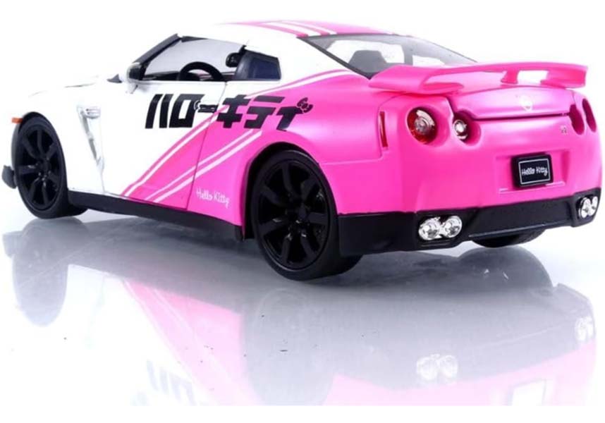 Hello Kitty Nissan GT-R [R35] | VEHICLE