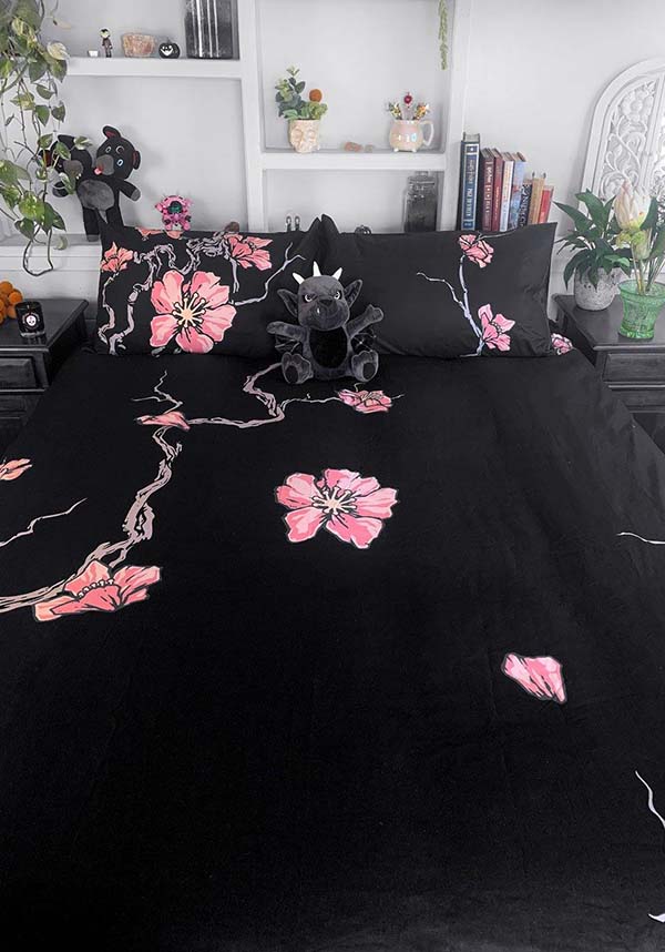 Sakura Akumu | QUEEN QUILT SET