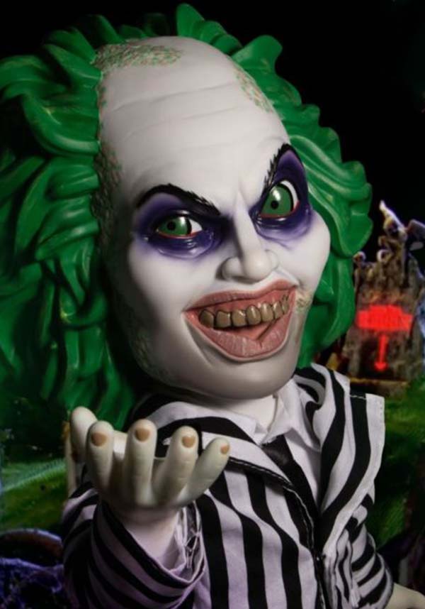 Beetlejuice: 15&quot; Mega Scale | FIGURE